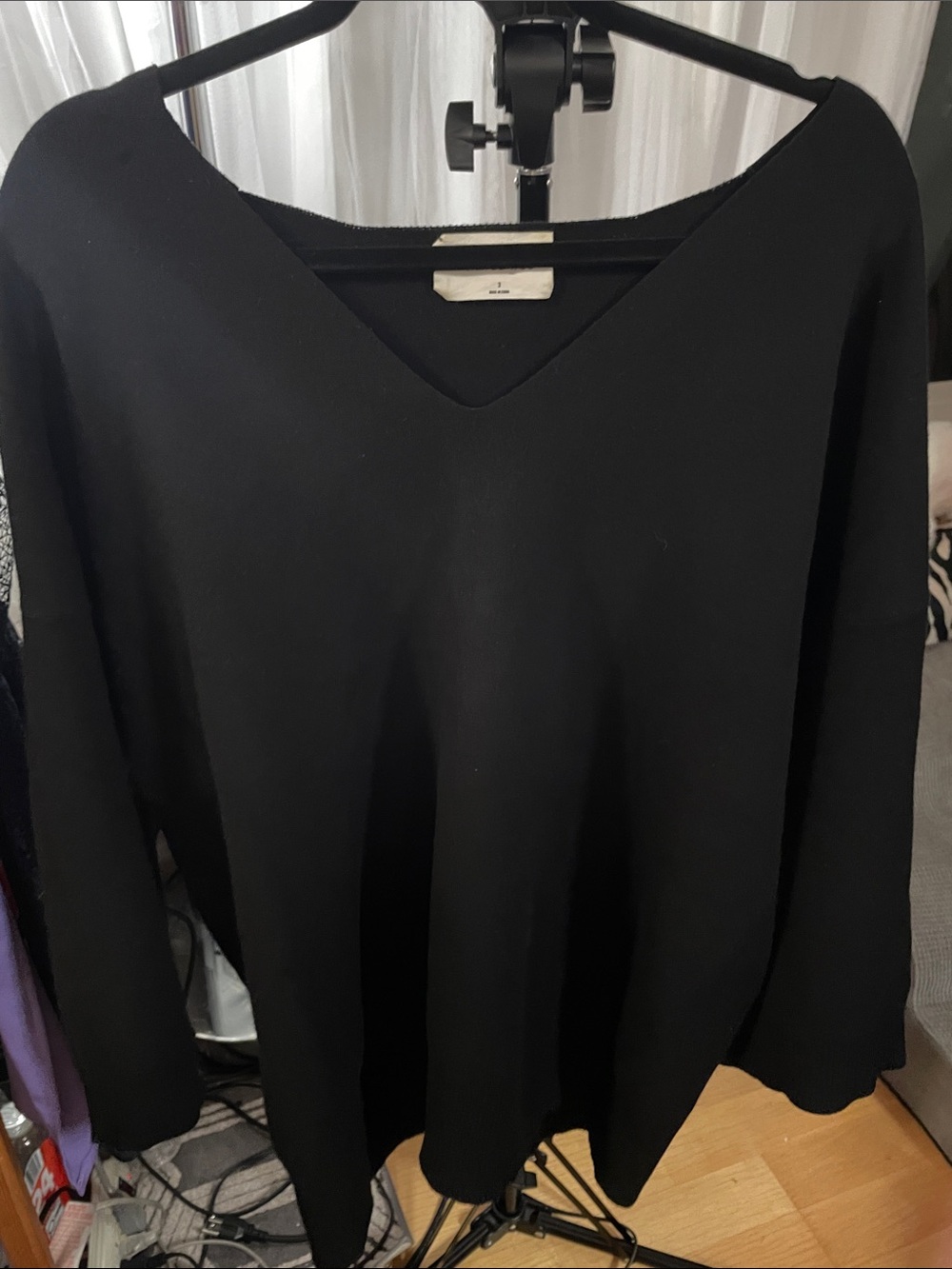 Wilfred Black V-Neck Knit Pullover